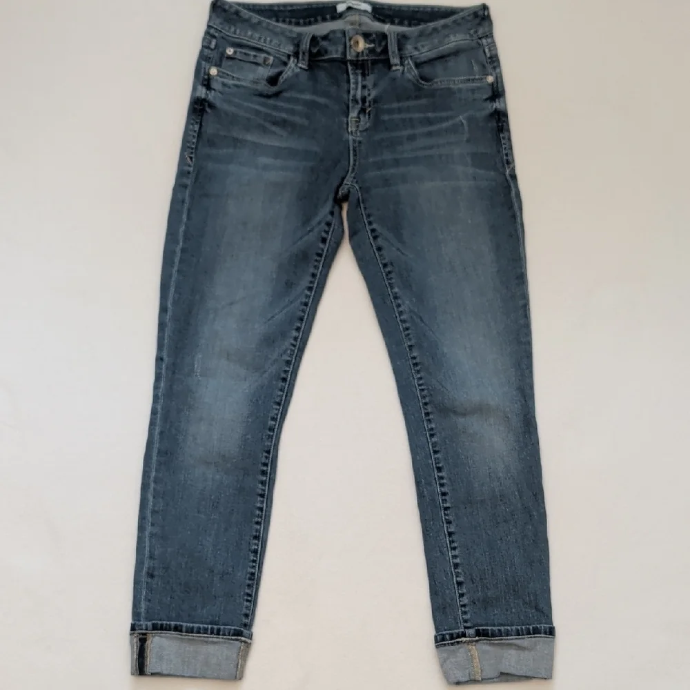Kensie Slim Fit Ankle Cropped Jeans w/ Rolled Hem - Size 27 - Picture 1 of 6